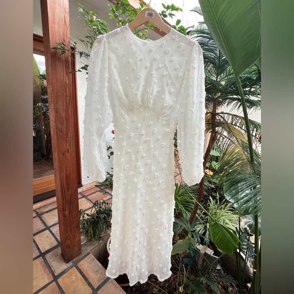 Chicwish Elegant White Textured Women's Dress
